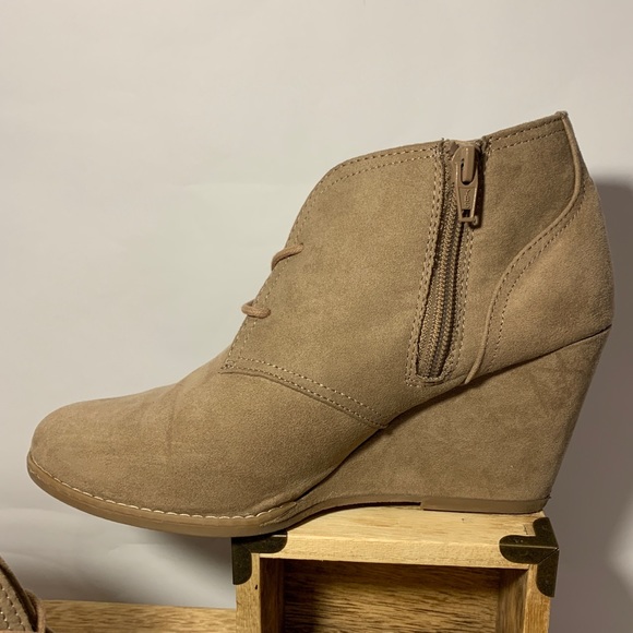Universal Thread Bessie Taupe Bootie - Picture 5 of 11